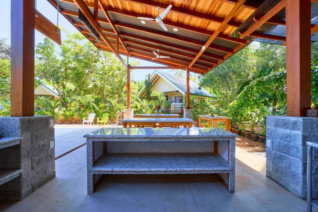 Casa Kristel - Exquisite Villa Getaway Puerto Viejo de Talamanca Exterior photo